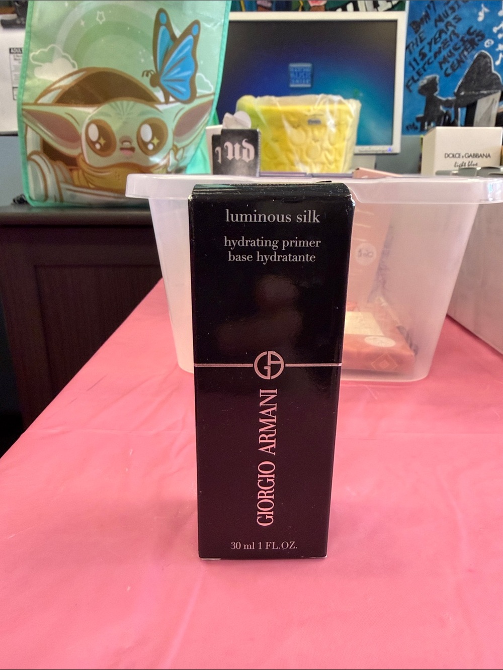 Giorgio Armani Luminous Silk Hydrating Primer - Black Packaging